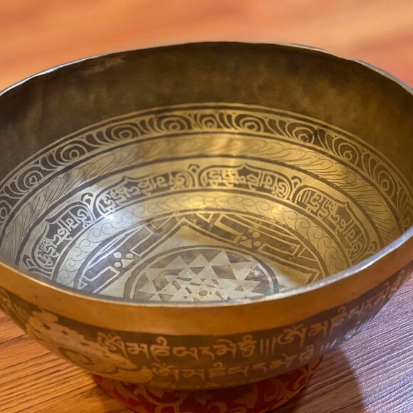 Authentic Hand Made Kalachakra Mandala Tibetan Singing Bowl. - Picture 5 of 10